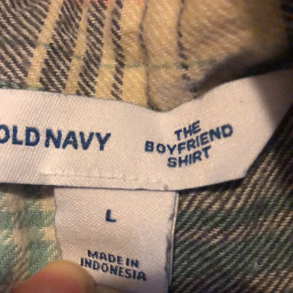 2/$10. Old Navy Boyfriend shirt. EUC - Picture 3 of 6